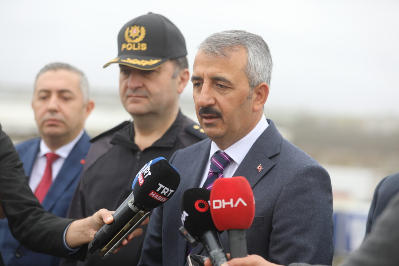  Edirne Valisi Yunus Sezer, ihracat rakamlarıyla doğru orantılı artan tır