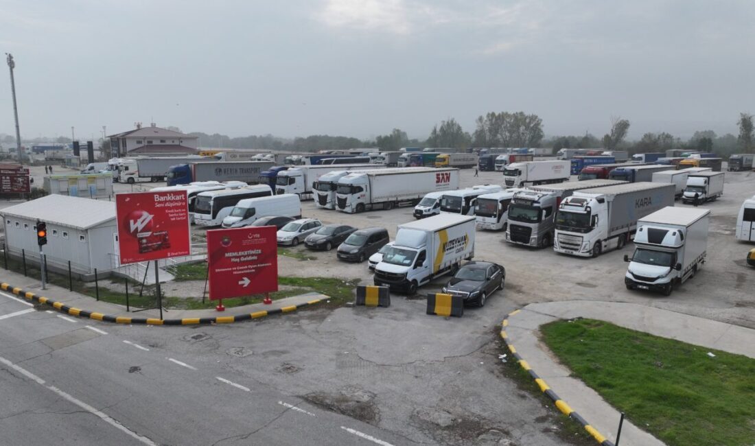 Kapıkule Sınır Kapısı yakınlarında bir tır parkının mühürlenmesi nedeniyle oluşan