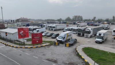 Kapıkule Sınır Kapısı yakınlarında bir tır parkının mühürlenmesi nedeniyle oluşan