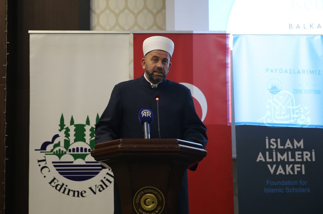  Karadağ İslam Birliği Başkanı Rıfat Feyziç, Karadağ'ın Türk vatandaşlarına vizesiz