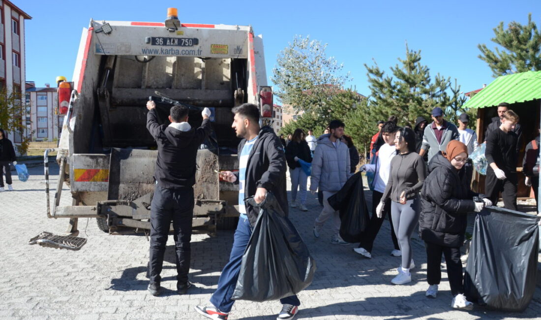 Kars’ın Sarıkamış ilçesinde üniversite öğrencileri "Temiz çevre sağlıklı nesil” projesi
