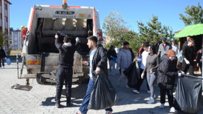 Kars’ın Sarıkamış ilçesinde üniversite öğrencileri "Temiz çevre sağlıklı nesil” projesi