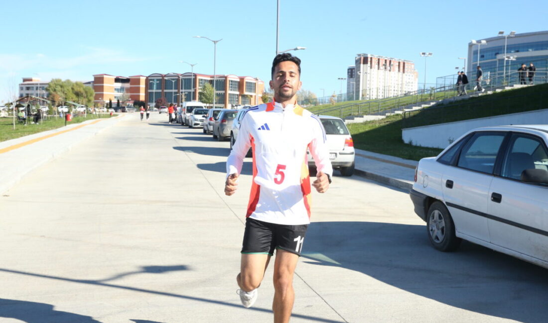 Kastamonu Üniversitesi Spor Bilimleri Fakültesi'nde, Cumhuriyet'in 102. yılı dolayısıyla "29