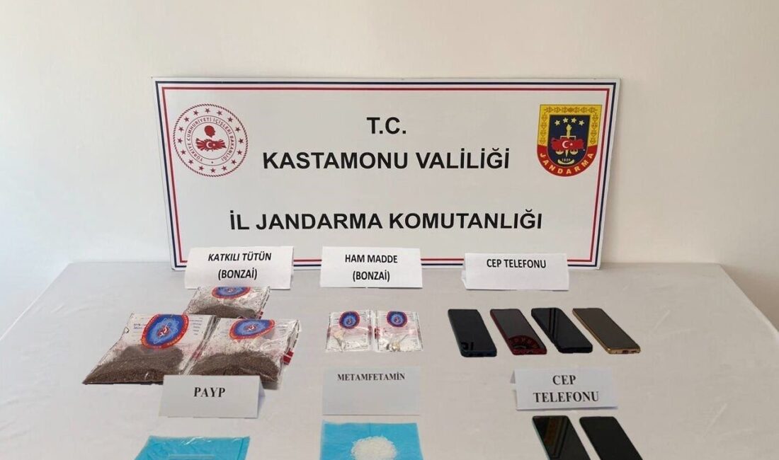  Kastamonu'da yasaklı maddeyle yakalanan 9 şüpheli gözaltına alındı.