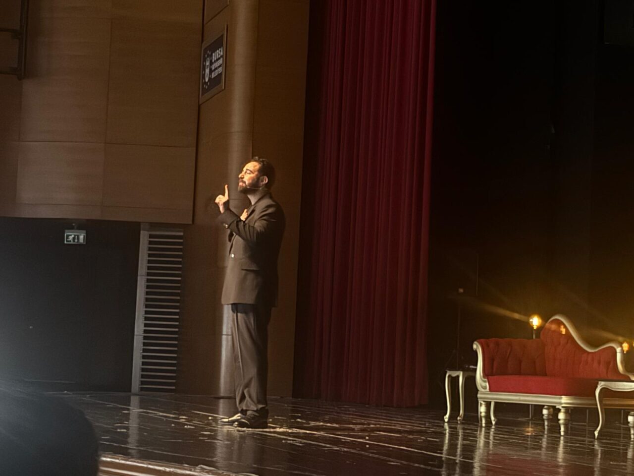 Klinik psikolog ve yazar Gökhan Çınar'ın sunduğu, izleyicilere farkındalık kazandırmayı