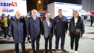 Kocaeli'nin Gebze ilçesinde 7 katlı apartmanın çöktüğü ve bazı binaların
