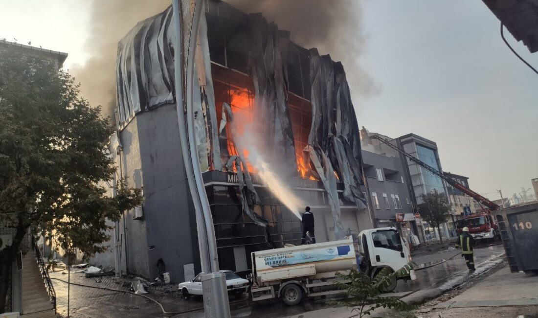Son dakika: Kocaeli'nin Dilovası ilçesinde parfüm deposunda çıkan yangında 6
