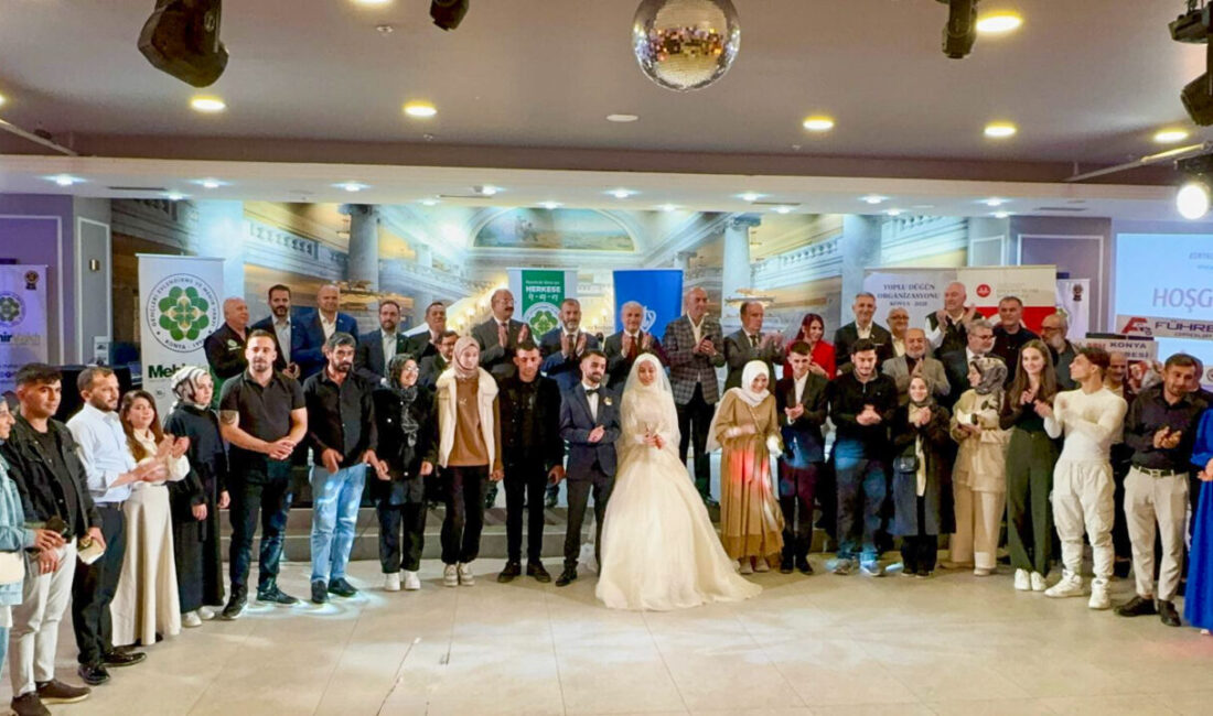 Konya'da "Yuvalar Kuruyoruz" projesi kapsamında 35 çift için toplu nikah