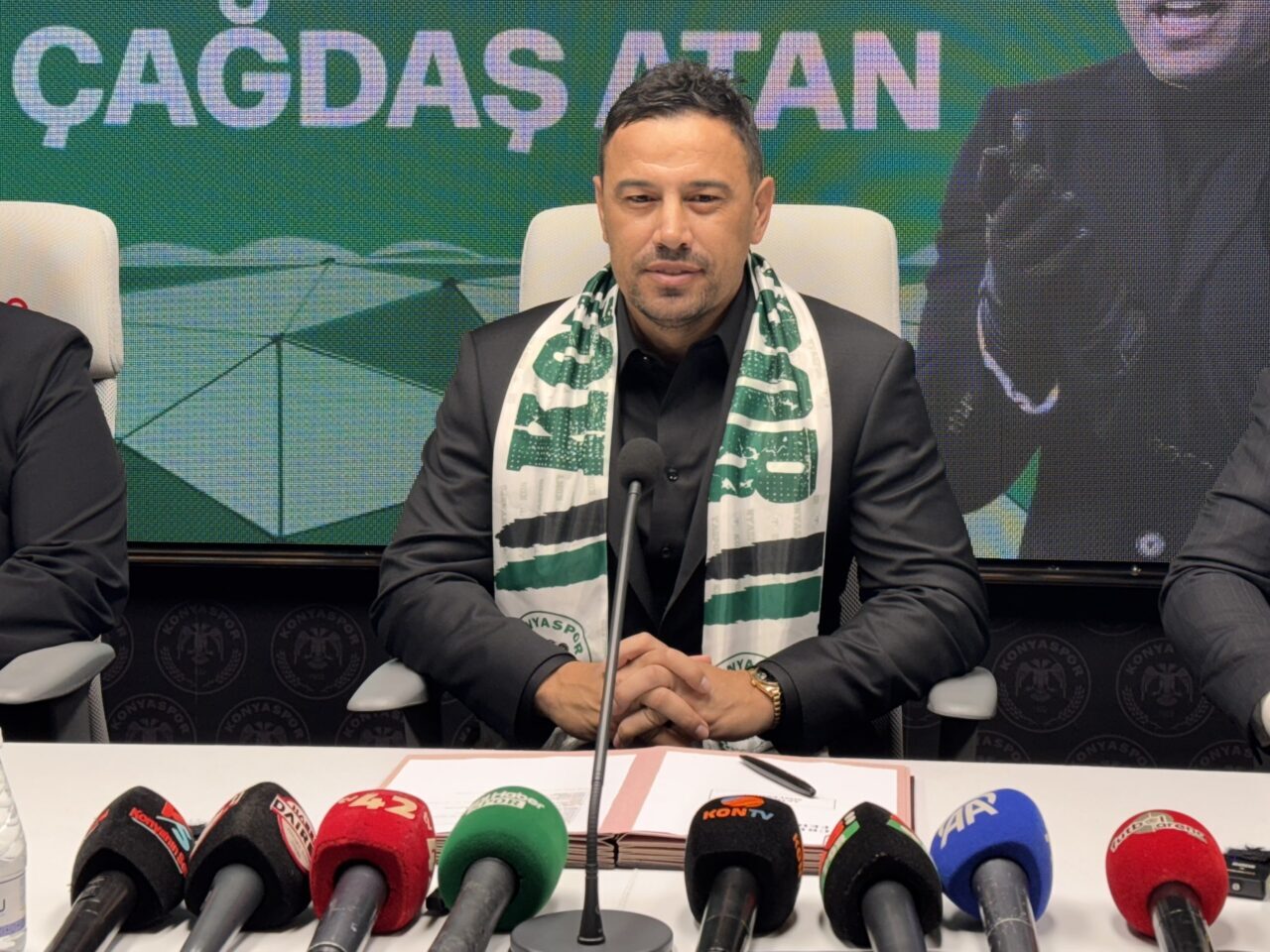 Trendyol Süper Lig ekiplerinden TÜMOSAN Konyaspor'da teknik direktörlük görevine getirilen