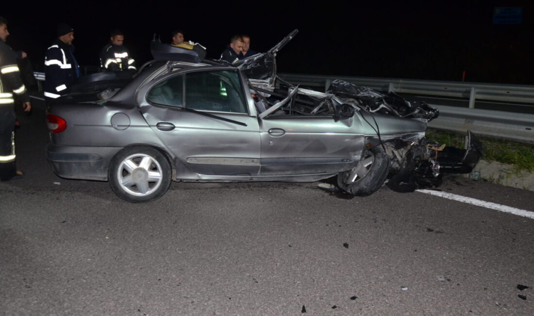 Kütahya'nın Tavşanlı ilçesinde, tırın arkasına çarpan otomobil sürücüsü hayatını kaybetti.