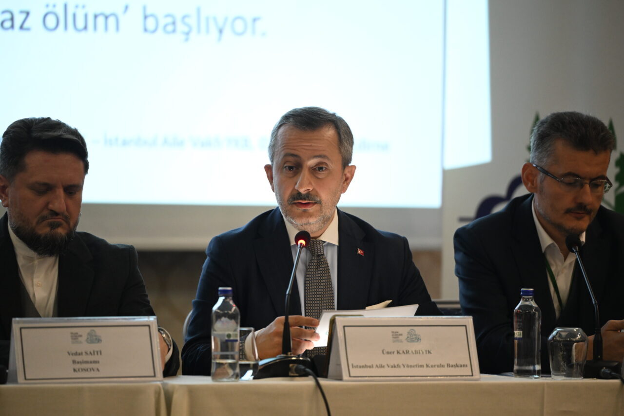 İstanbul Aile Vakfı Yönetim Kurulu Başkanı Üner Karabıyık, LGBT propagandalarına