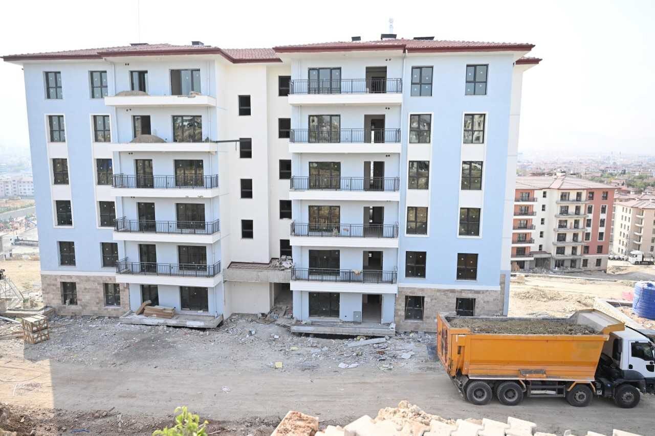 Kahramanmaraş merkezli 6 Şubat 2023 depremlerinden etkilenen Malatya'nın Battalgazi ilçesinde,