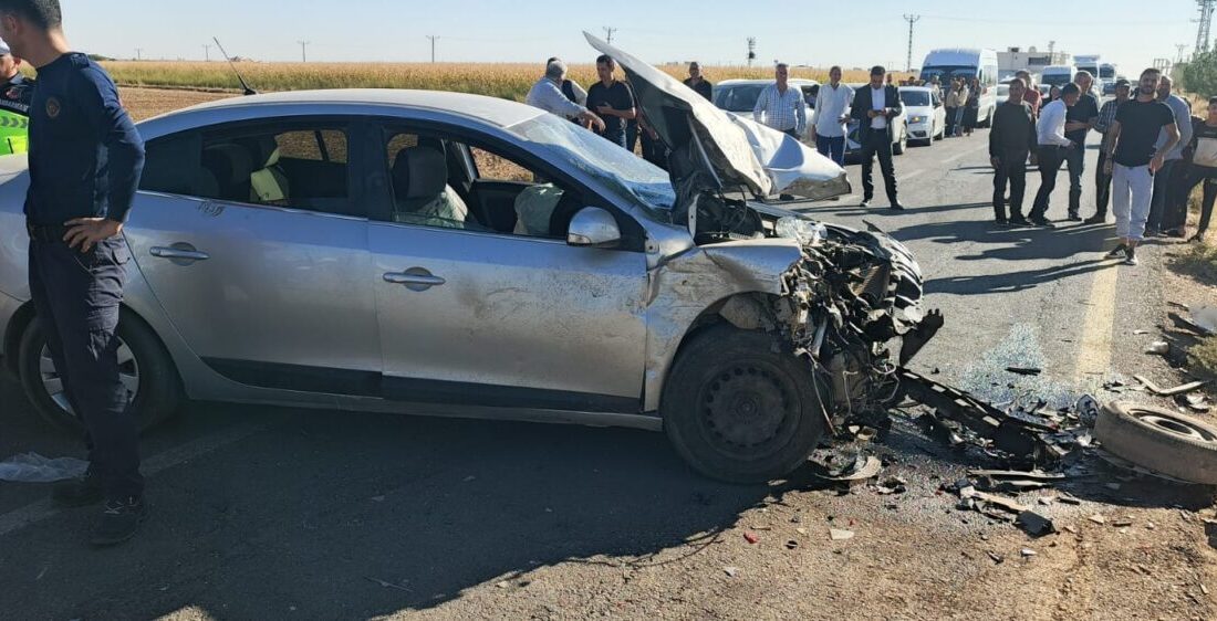 Mardin'in Kızıltepe ilçesinde, iki otomobilin çarpıştığı kazada, 1'i ağır 6