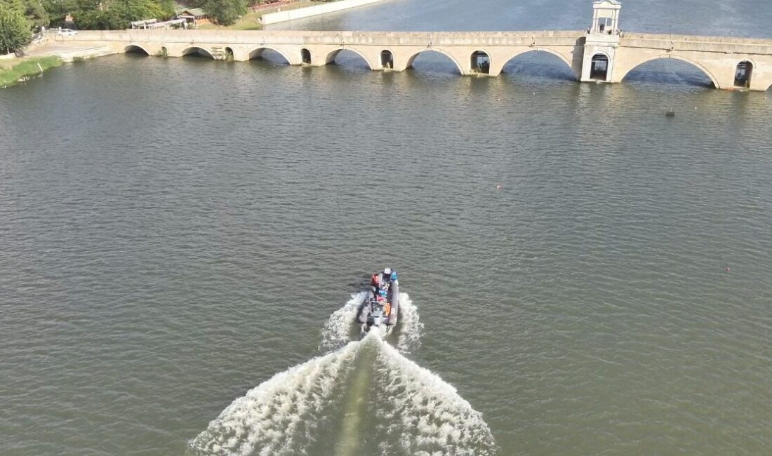 Edirne Emniyet Müdürlüğü ve İl Jandarma Komutanlığı ekipleri, Meriç Nehri'nde