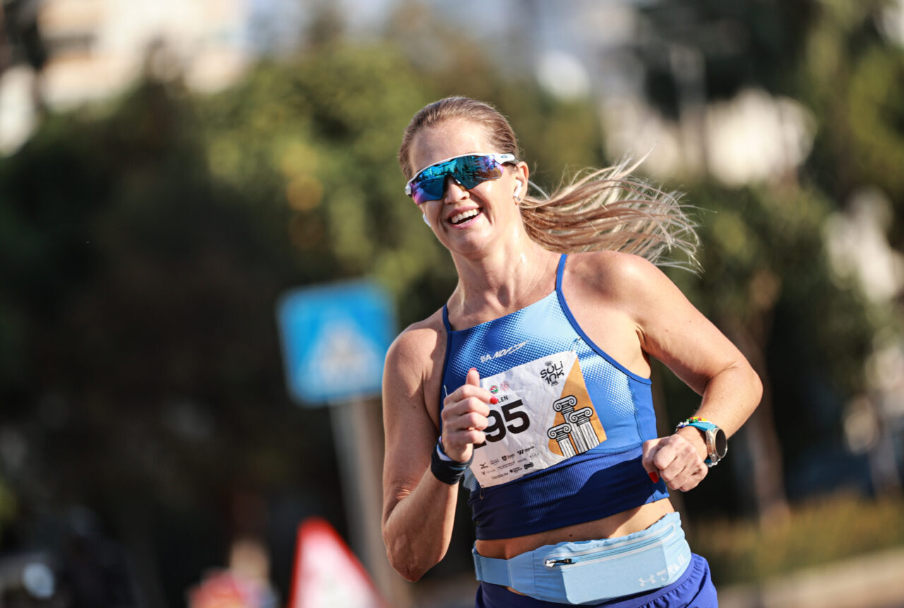 Mersin'in Mezitli ilçesinde düzenlenen 10 kilometrelik Soli Koşu'nda erkeklerde Muhammed