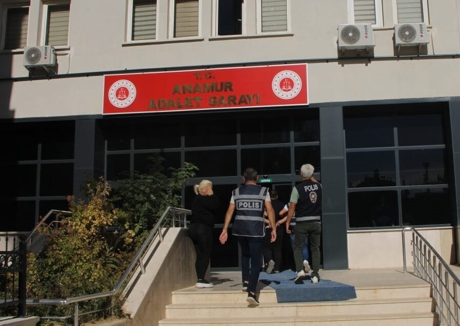 Mersin'in Bozyazı ilçesinde 48 yıl kesinleşmiş hapis cezası bulunduğu için