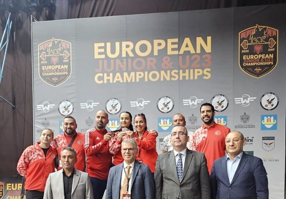 Milli halterci Aysel Özkan, Gençler ve 23 Yaş Altı Avrupa