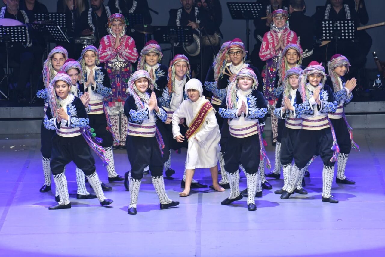 Türkiye Halk Oyunları Federasyonu Başkanlığı tarafından hazırlanan "Hazine Masal" gösterisi,