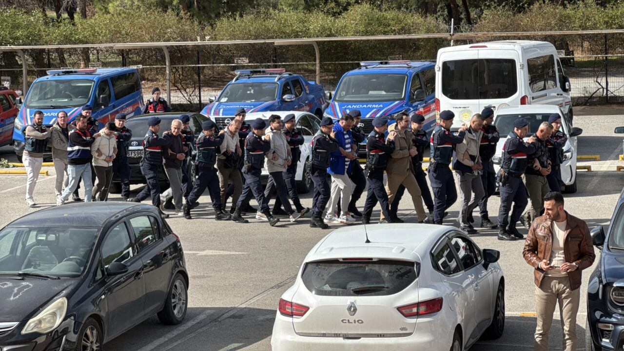  Muğla'nın Bodrum ilçesinde Fetullahçı Terör Örgütü (FETÖ) üyesi 8 şüpheli