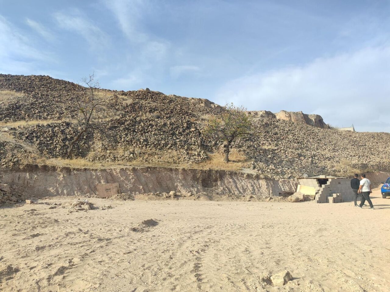 Nevşehir'de kayıtlarda bulunmayan yer altı şehrinde kaçak kazı yapan 2