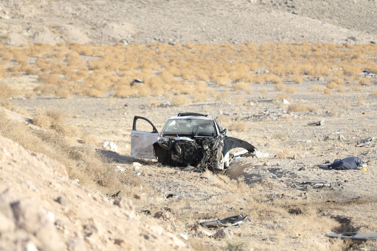 Niğde'de otomobilin şarampole devrilmesi sonucu 2 kişi öldü, 1 kişi