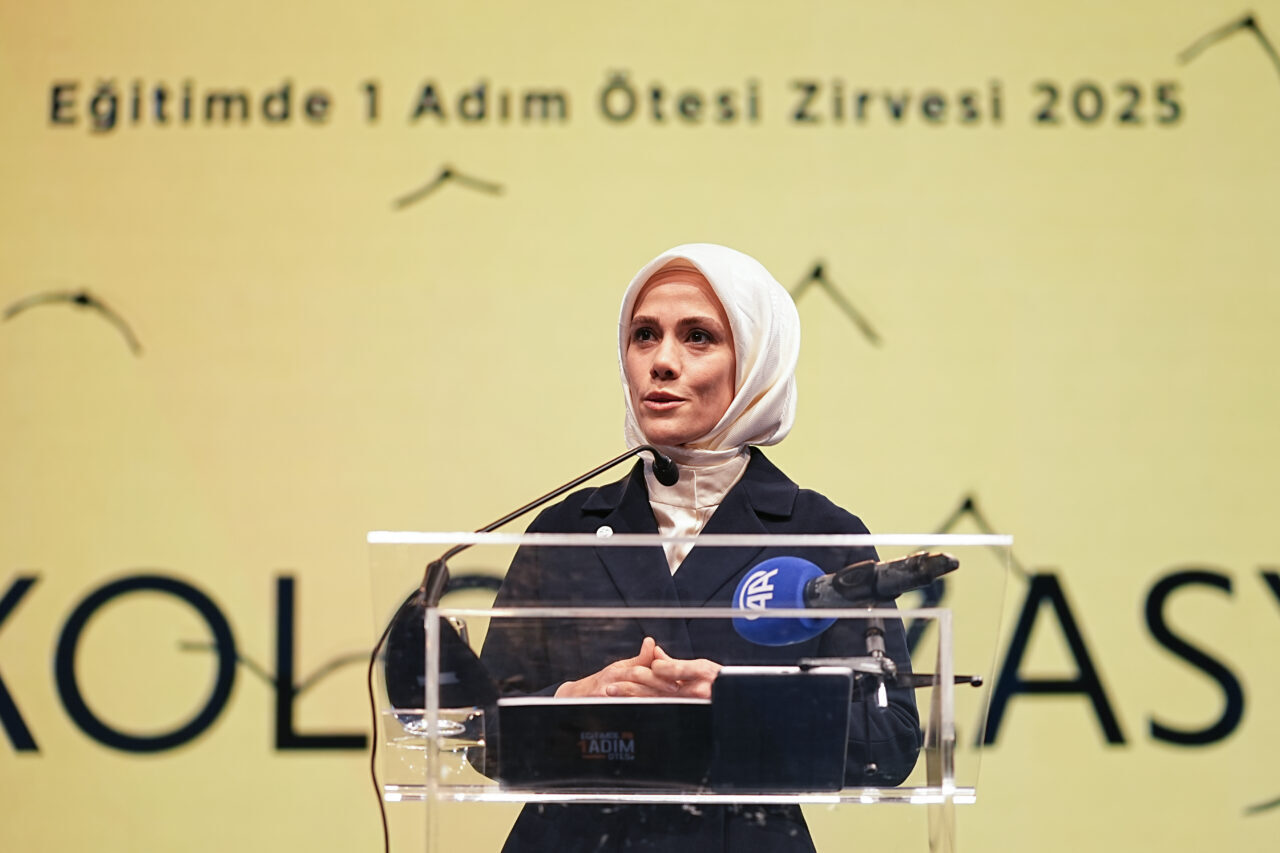 NUN Eğitim ve Kültür Vakfının "Eğitimde 1 Adım Ötesi Zirvesi"nde
