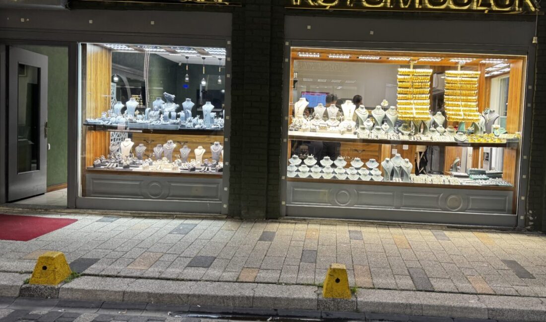 Ordu'nun Altınordu ilçesinde bir kuyumcudan altın çalındığı iddiası üzerine çalışma