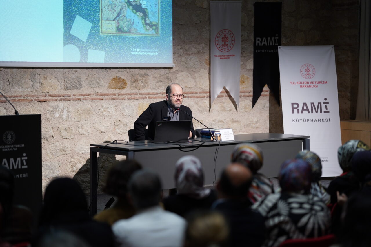 Rami Kütüphanesi'nde düzenlenen "Zamanı Aşan Metinler: Klasiklerle Düşünmek" adlı söyleşi