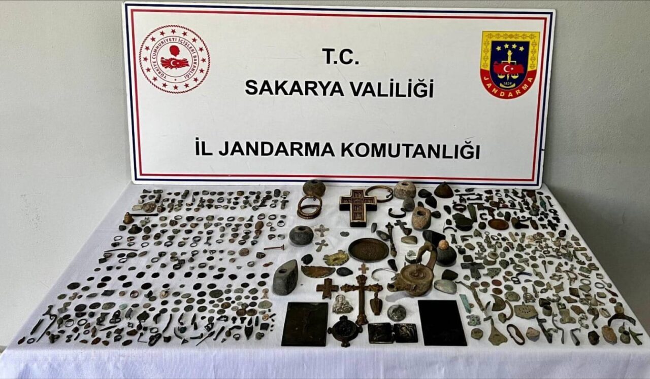  Sakarya'da düzenlenen operasyonda Bizans dönemine ait olduğu değerlendirilen 589 eser