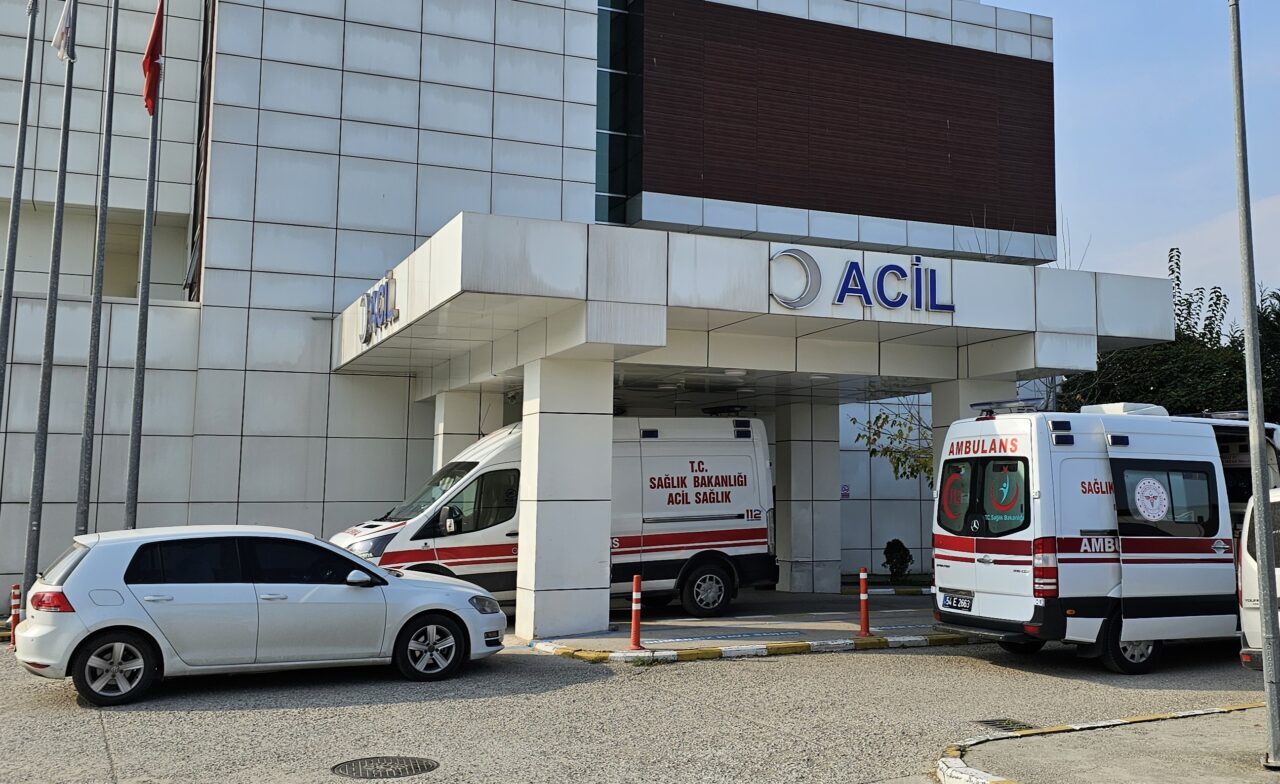 Sakarya'nın Sapanca ilçesinde villada fenalaşan yabancı uyruklu iki arkadaş, kaldırıldıkları