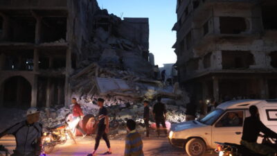 Suriye'nin başkenti Şam'da, devrik rejimin önceki yıllardaki bombardımanlarında zarar gören