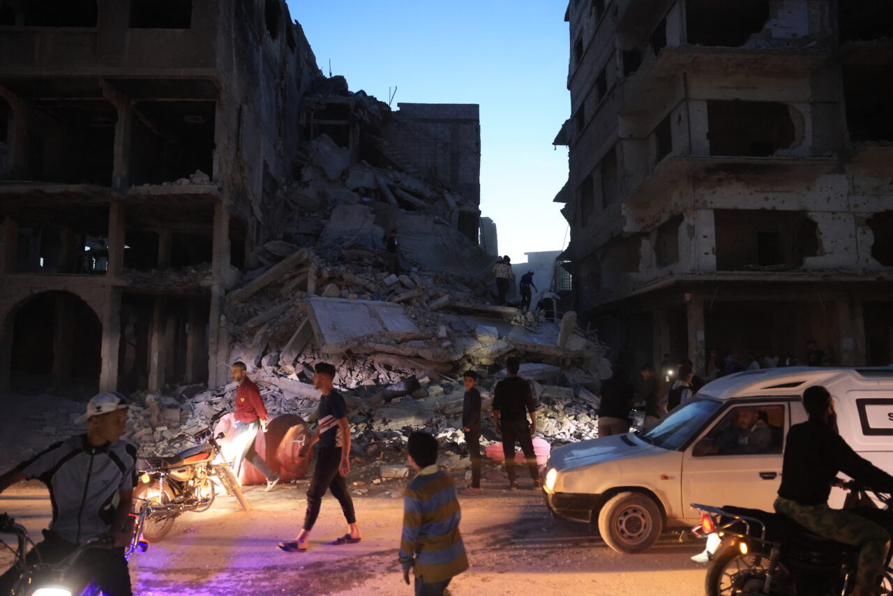 Suriye'nin başkenti Şam'da, devrik rejimin önceki yıllardaki bombardımanlarında zarar gören