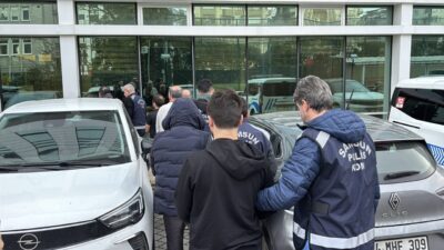 Samsun'da düzenlenen FETÖ operasyonunda gözaltına alınan 5 şüpheli adliyeye götürüldü.