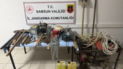 Samsun'un Alaçam ilçesinde izinsiz kazı yapan 4 kişi suçüstü yakalandı.