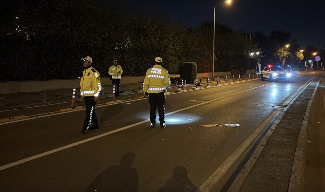 Samsun'un İlkadım ilçesinde motosikletin yayaya çarpması sonucu 3 kişi yaralandı.