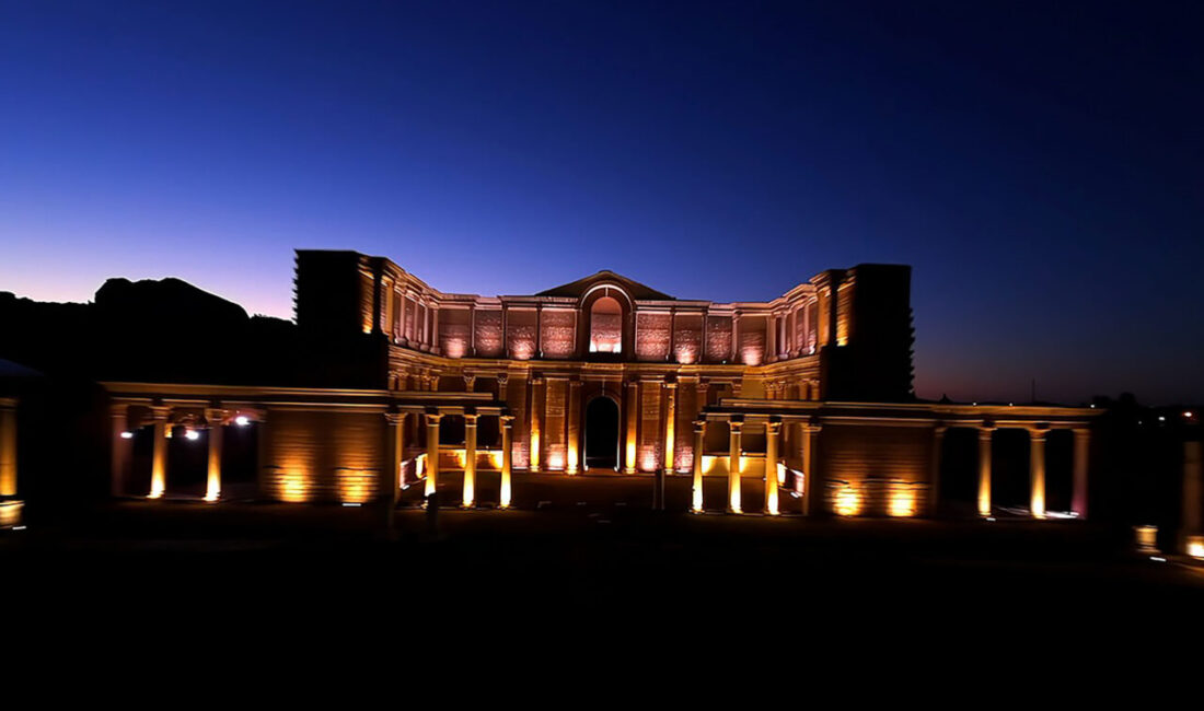 UNESCO Dünya Miras Listesi'nde yer alan Sardes Antik Kenti'nde "gece