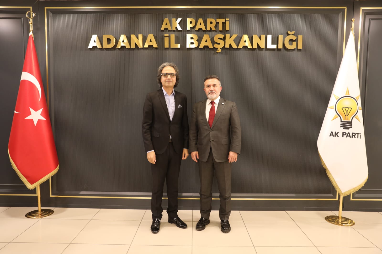 Gazeteci ve TV program yorumcusu Selahattin Sekin, AK Parti Adana