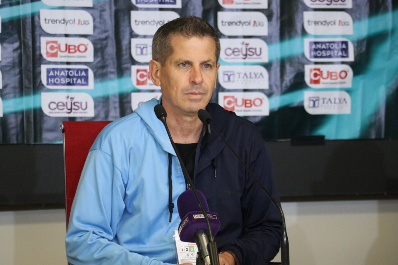 Trendyol 1. Lig'in 12. haftasında Sivas 4 Eylül Stadyumu'nda oynanan