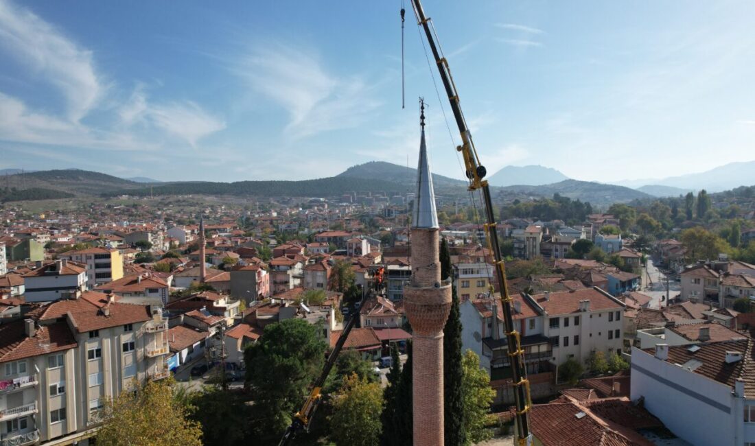 Balıkesir'in Sındırgı ilçesinde meydana gelen depremlerin ardından tarihi değere sahip