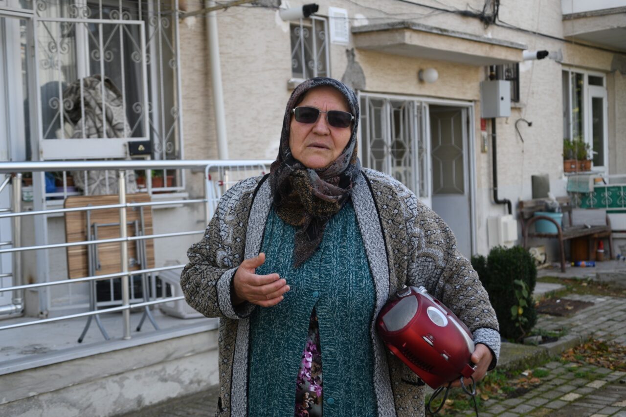  Balıkesir'in Sındırgı ilçesinde 27 Ekim'de meydana gelen depremlerde evi ağır