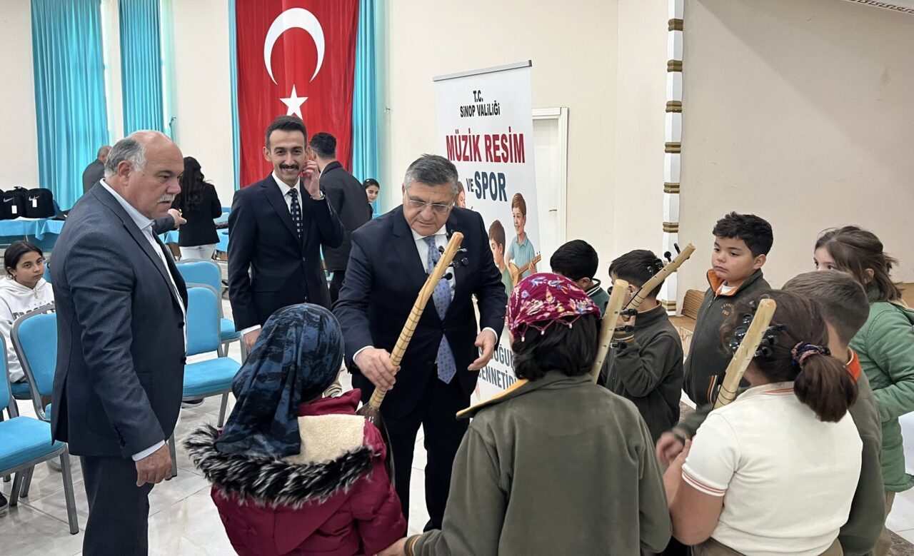 Sinop'ta öğrencileri bağımlılıktan uzak tutmak amacıyla "Müzik Resim ve Spor