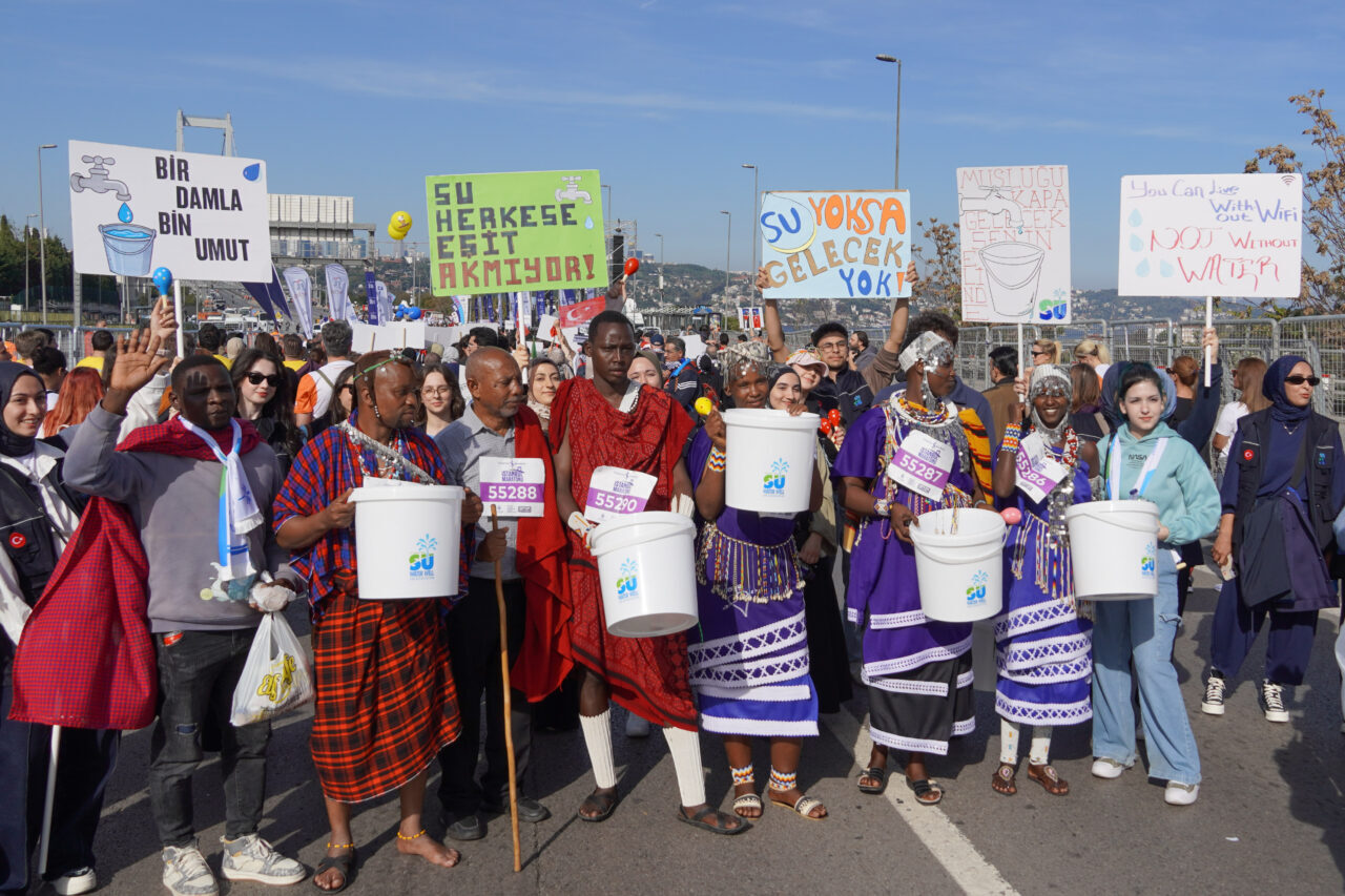 Tanzanya'dan gelen Masai kabilesi üyeleri yaşadıkları bölgelerdeki su sorununa dikkati