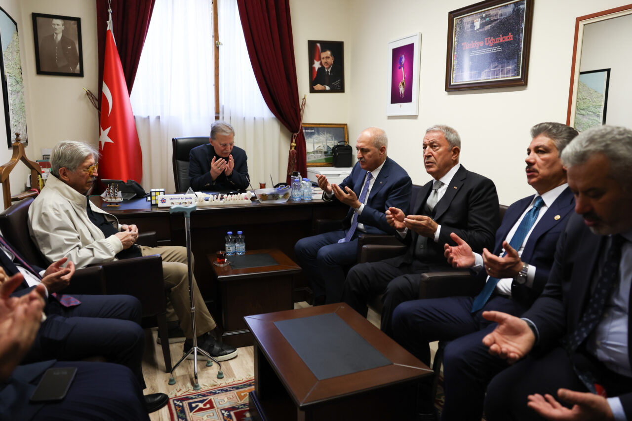 TBMM Başkanı Numan Kurtulmuş, eski TBMM Başkanı ve Cumhurbaşkanlığı Yüksek