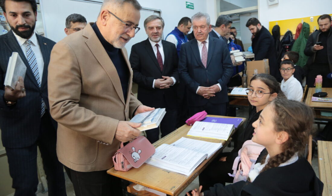 Türkiye Diyanet Vakfı (TDV), "Dersimi Seçiyorum Kur'an'ımı Alıyorum" projesi kapsamında