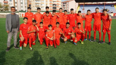 Tekirdağ'da düzenlenen etkinlik kapsamında Roman çocuklar dostluk maçı yaptı.