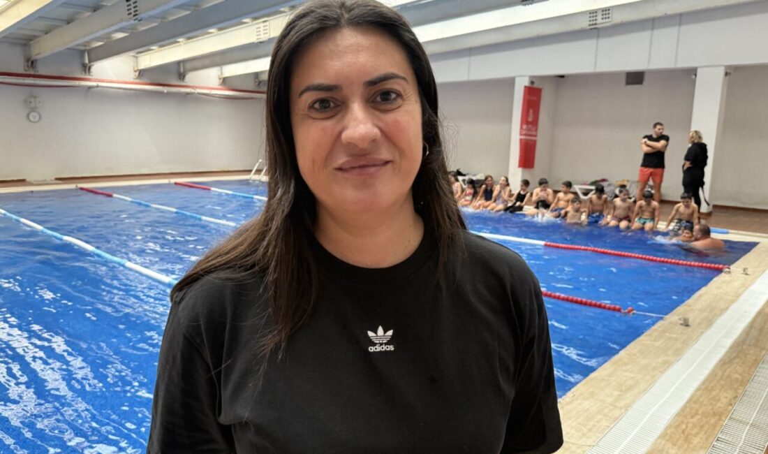  Tekirdağ'da Roman öğrenciler Gençlik ve Spor İl Müdürlüğünün kurslarında yüzme