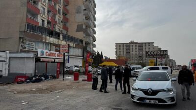 Mardin’in Kızıltepe ilçesinde bir apartman dairesinde anne, baba ve 5