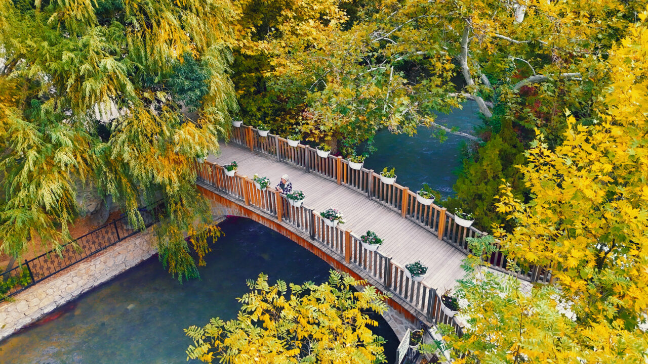  Malatya'nın Darende ilçesindeki Tohma Kanyonu, sonbaharda ziyaretçilerine eşsiz manzaralar sunuyor.