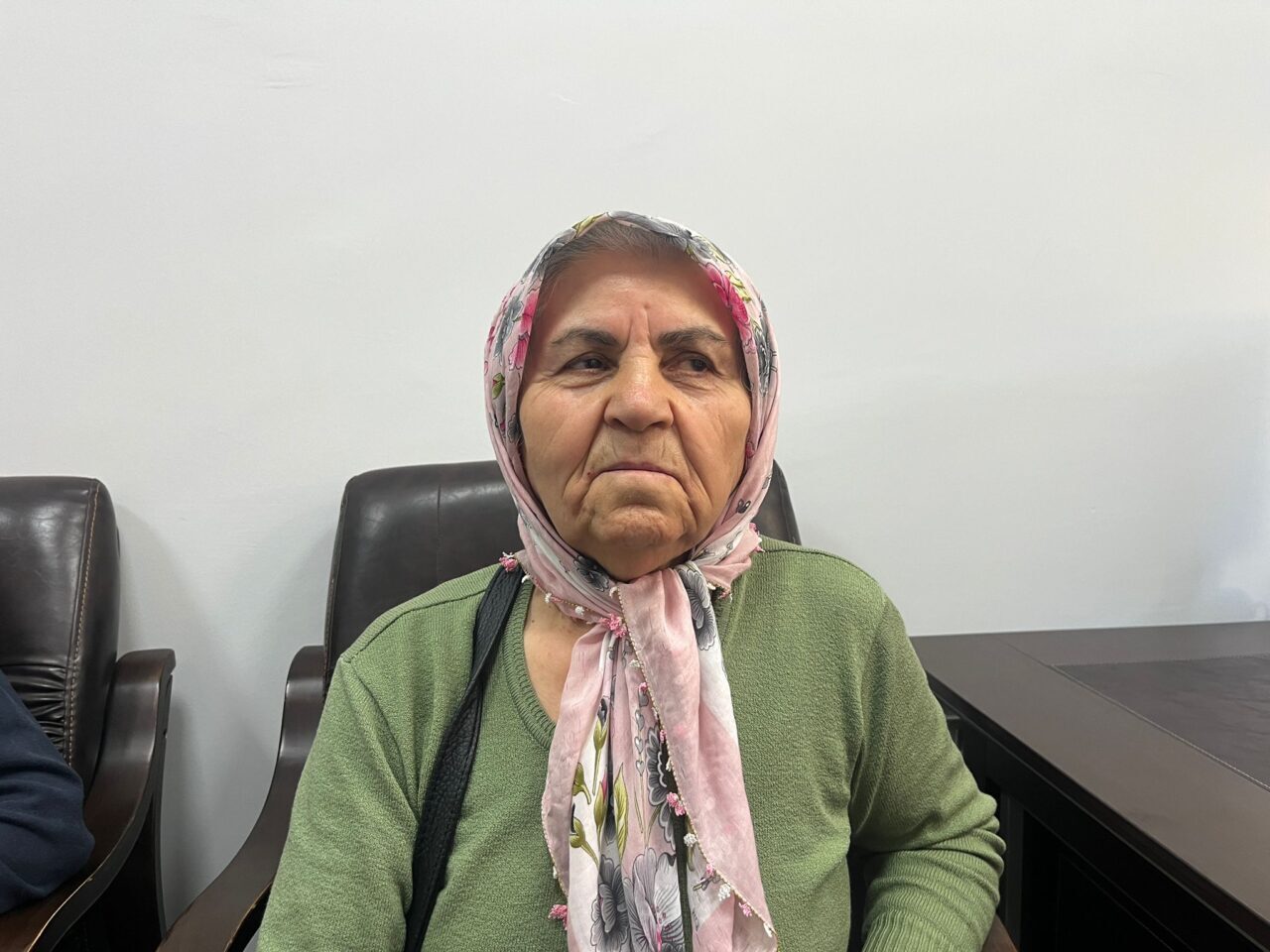 Tokat'ın Niksar ilçesinde yaşayan 70 yaşındaki Nazmiye Demirel, telefonla dolandırılmaktan