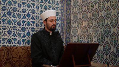  İstanbul'da, Topkapı Sarayı'nın en çok ziyaret edilen bölümlerinden Mukaddes Emanetler